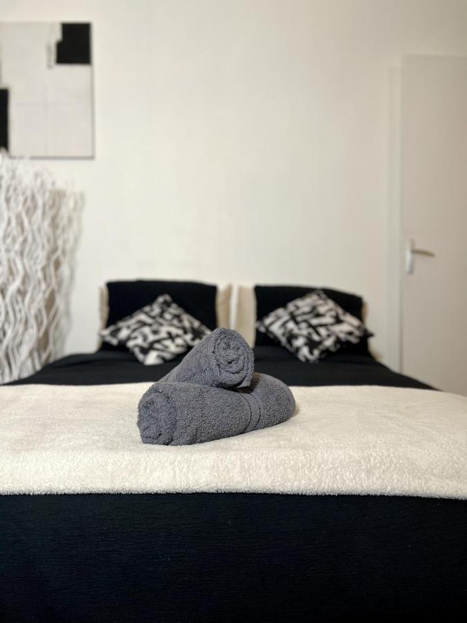"Moonlight" Gare A 10Min De Paris, Wifi, Terrasse , Parking Apartment Argenteuil Ngoại thất bức ảnh